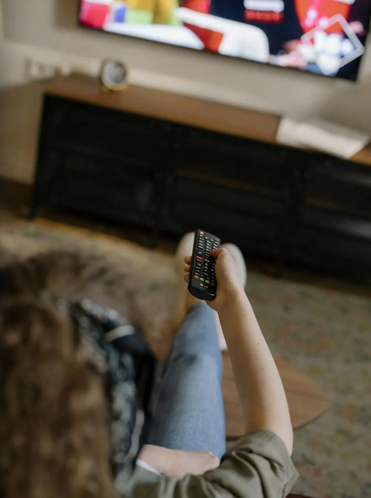 Telewizja internetowa Play – ile kanałów mają pakiety Play NOW i Telewizja MAX?